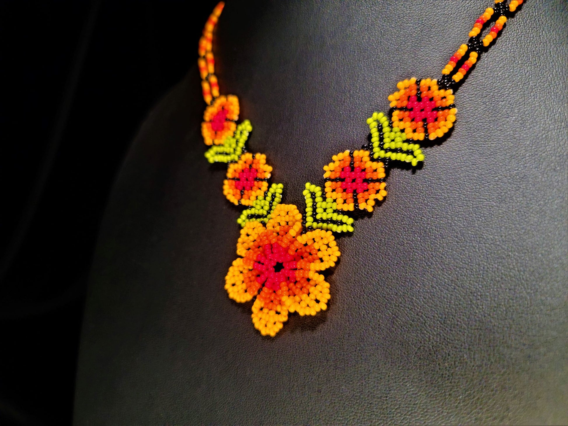 Flower Bead Necklace - Querétaro, MX - Das Vixen