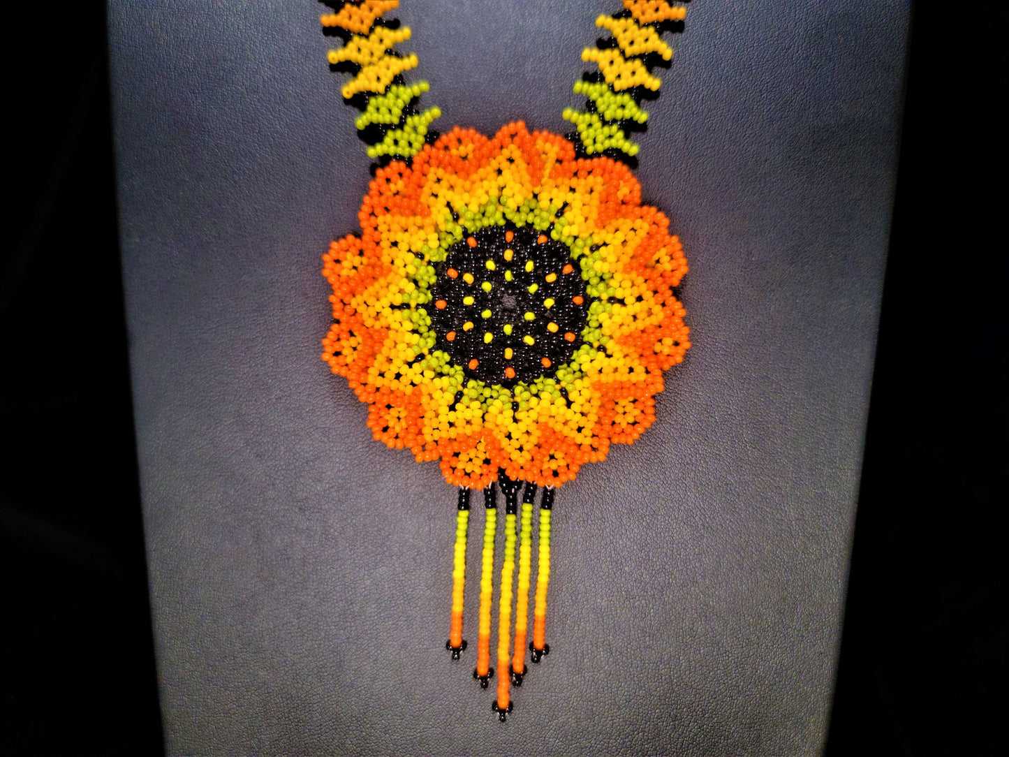 Large Flower Bead Necklace - Querétaro, MX - Das Vixen