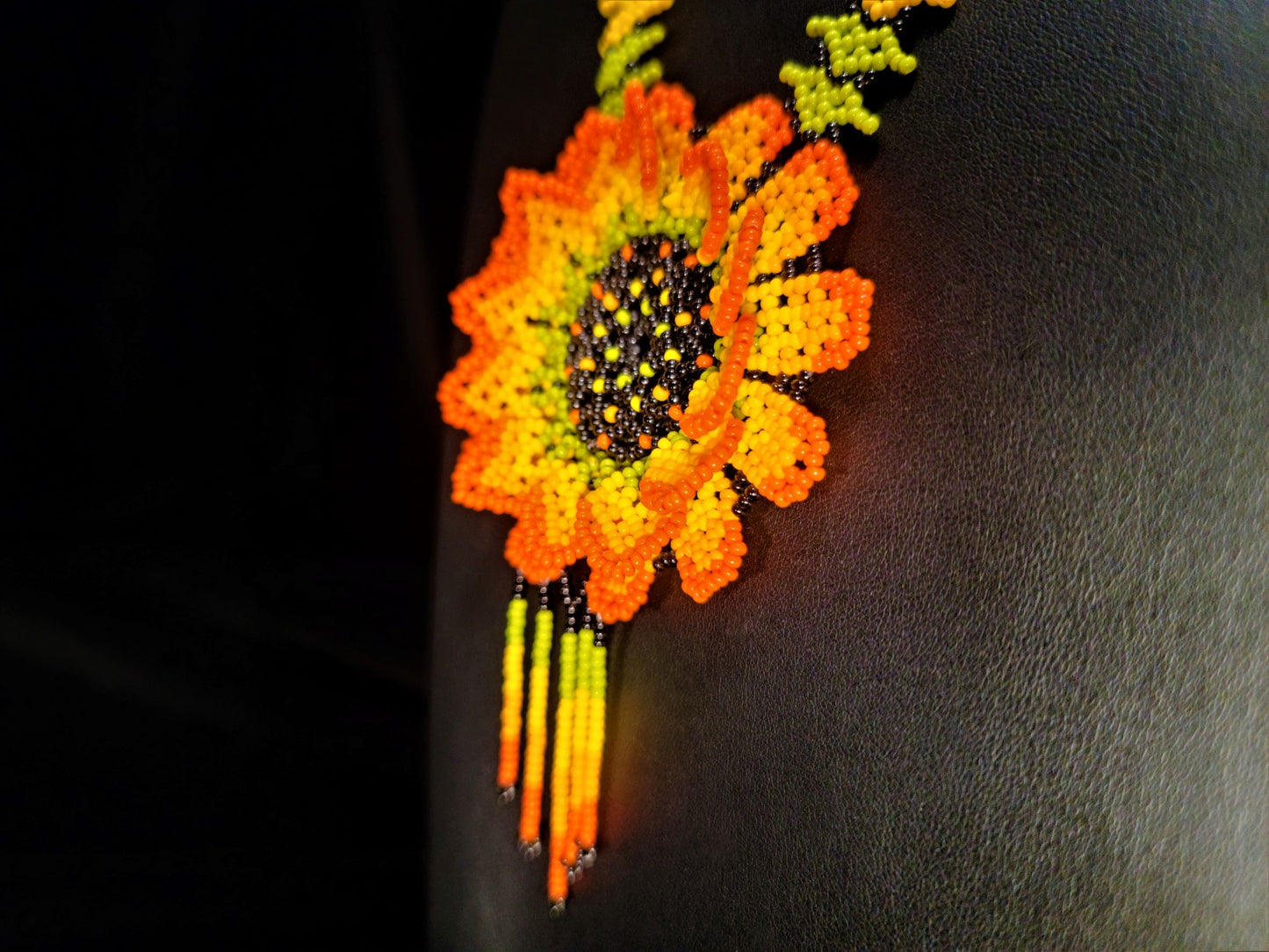 Large Flower Bead Necklace - Querétaro, MX - Das Vixen