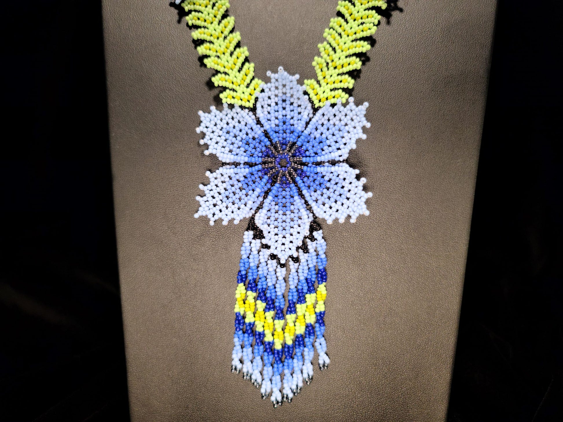 Large Flower Bead Necklace - Querétaro, MX - Das Vixen