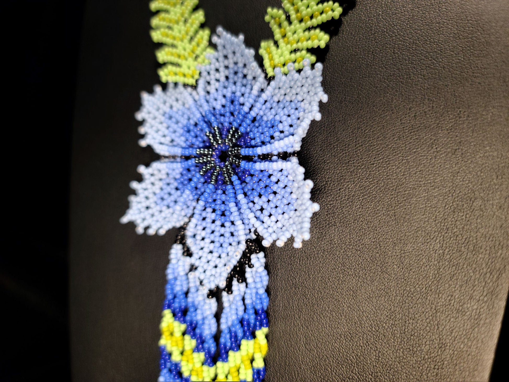 Large Flower Bead Necklace - Querétaro, MX - Das Vixen