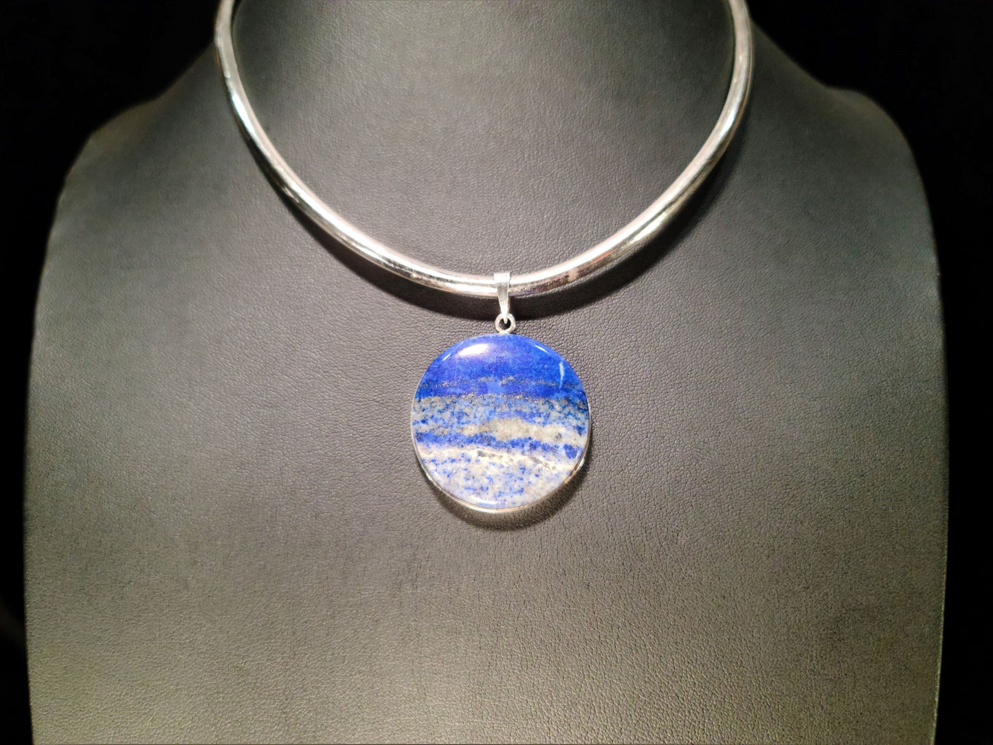 Sterling Silver & Lapis Lazuli Pendant - Das Vixen