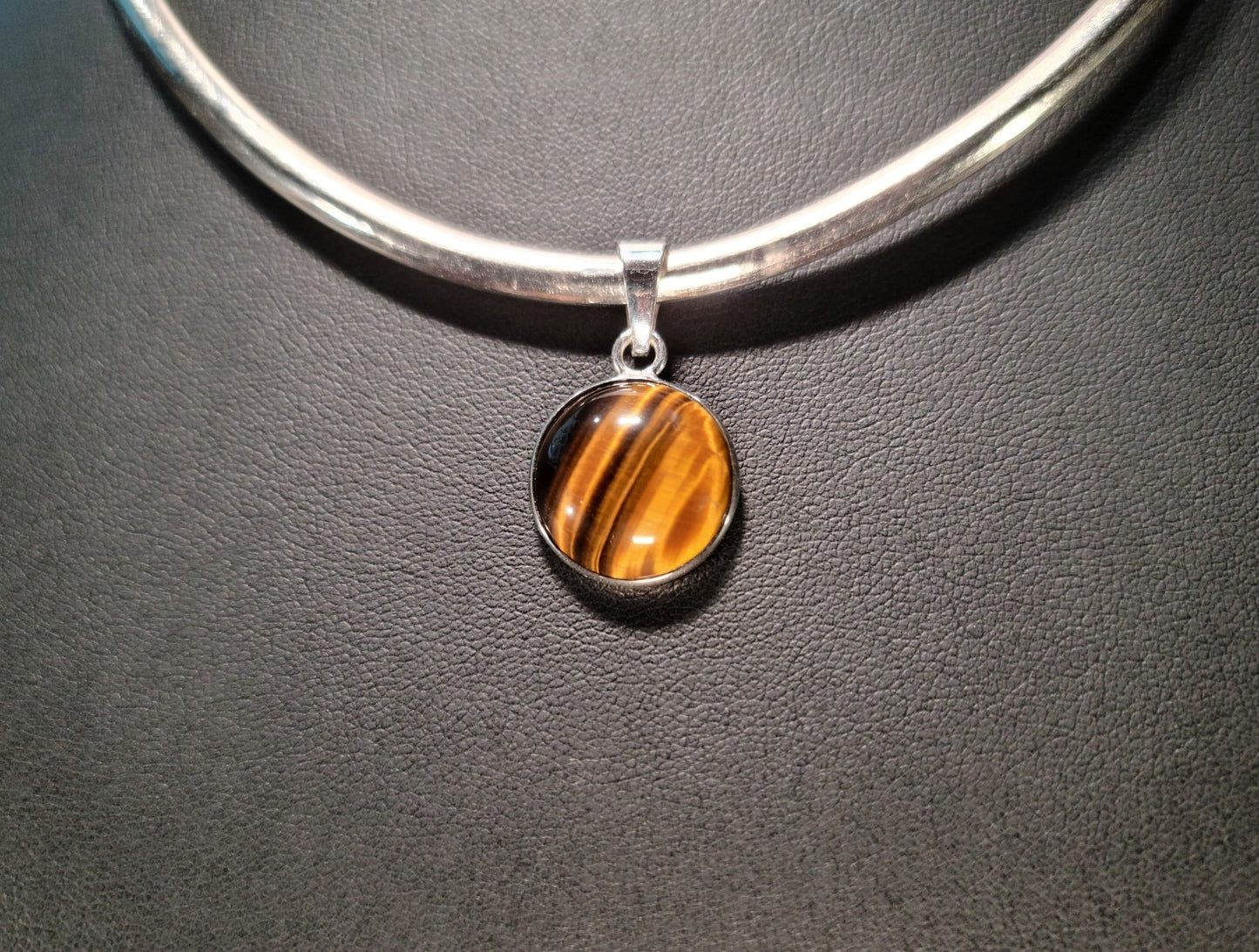 Sterling Silver & Tiger's Eye Pendant - Das Vixen