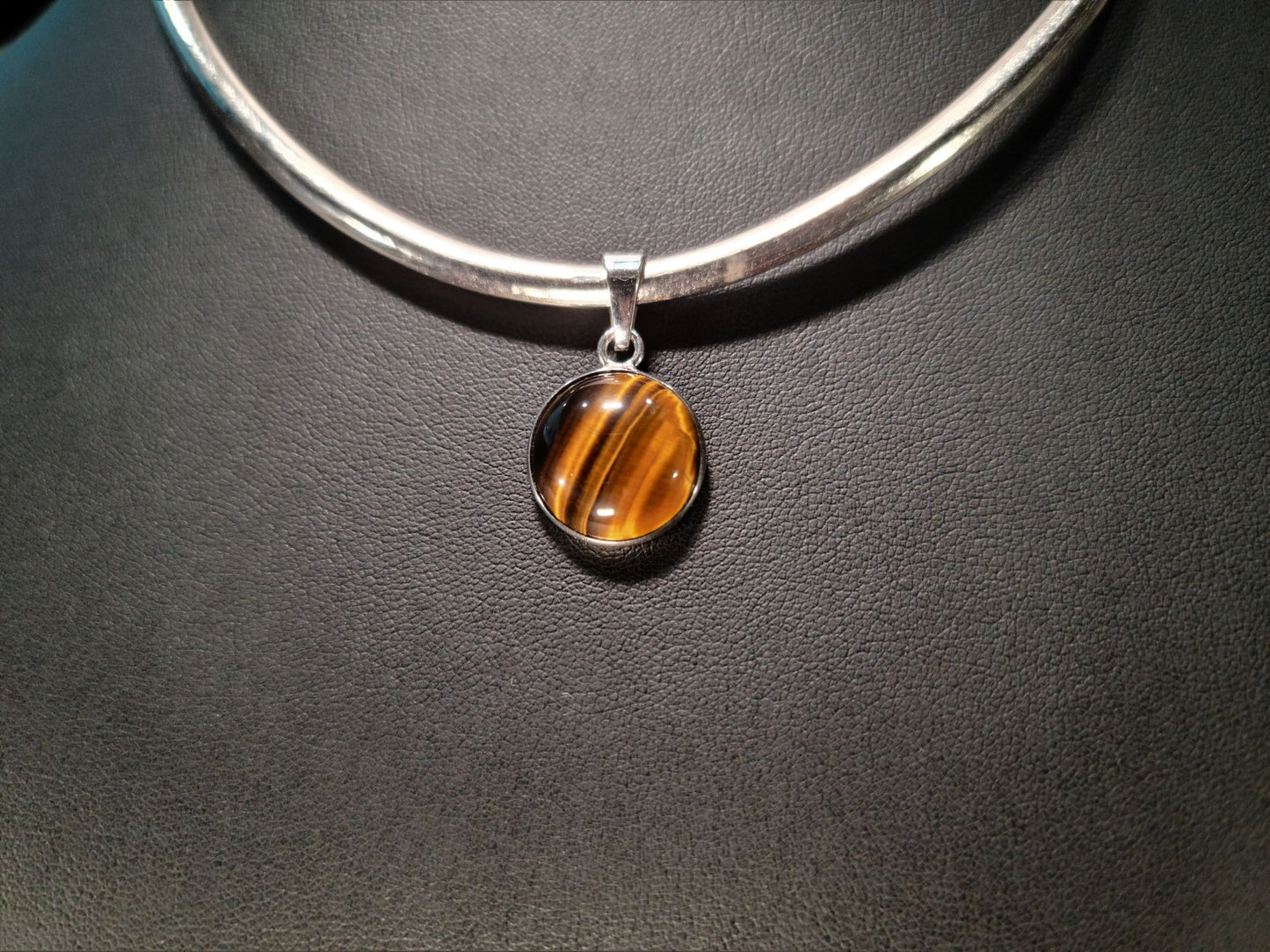 Sterling Silver & Tiger's Eye Pendant - Das Vixen