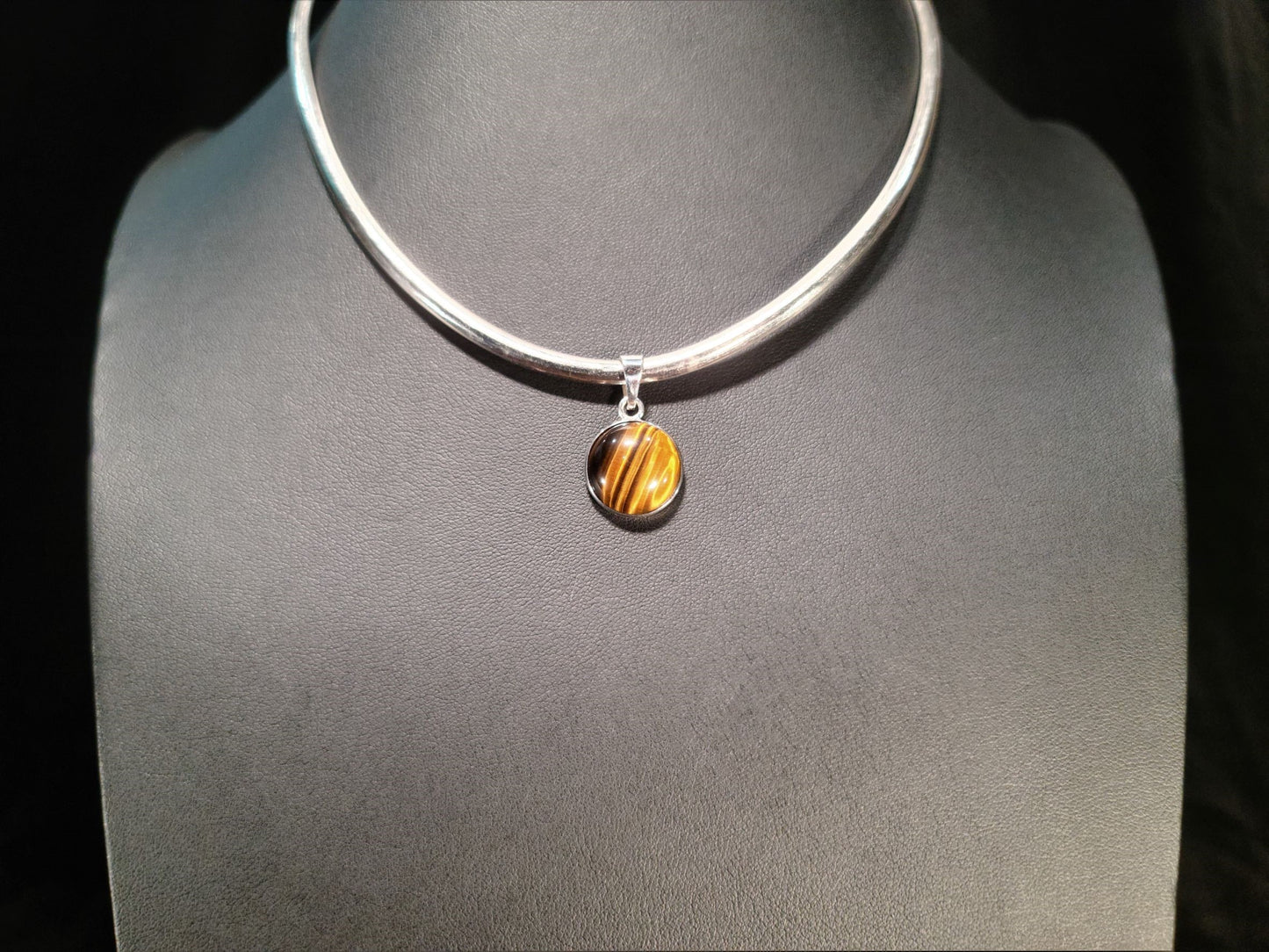 Sterling Silver & Tiger's Eye Pendant - Das Vixen