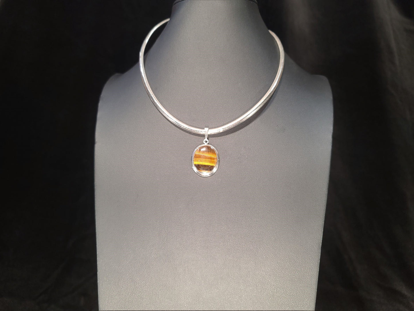 Sterling Silver & Tiger's Eye Pendant - Das Vixen