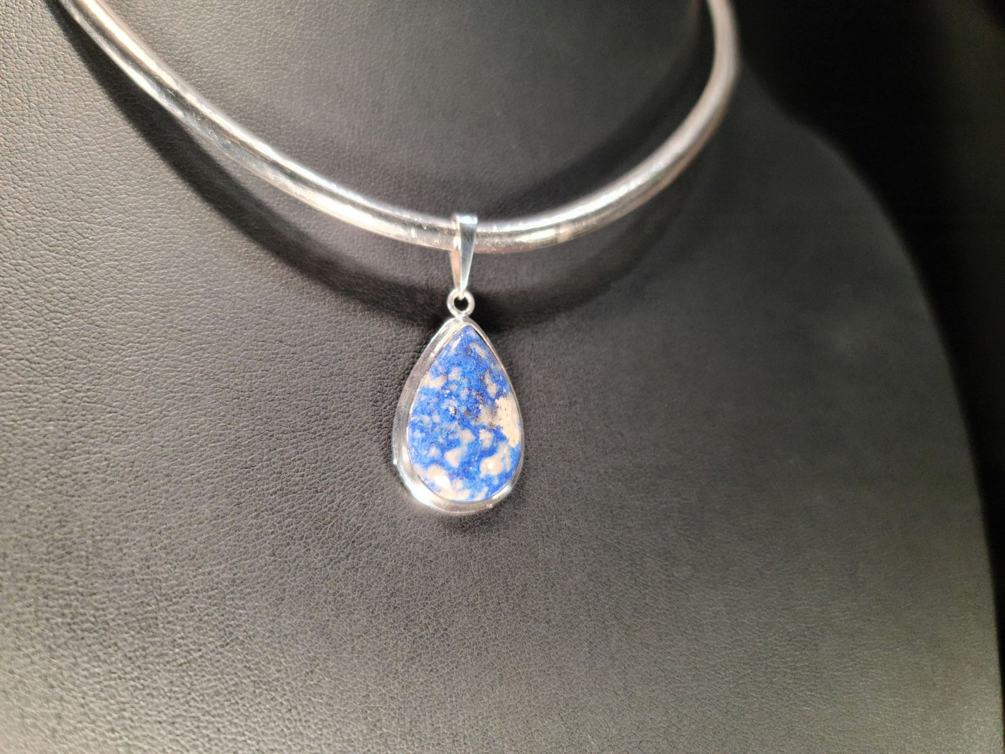 Sterling Silver & Lapis Lazuli Pendant - Das Vixen