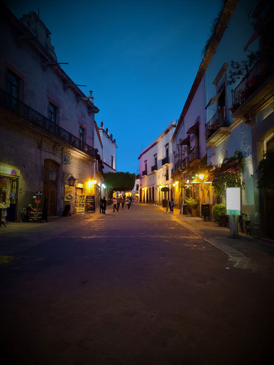 "Dusk in the Heart of Queretaro"  - Poster - Das Vixen